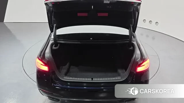 BMW 5 Series (G30) id 3483785 из Кореи 11