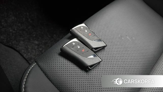Lexus UX300h id 4354044 из Кореи 11