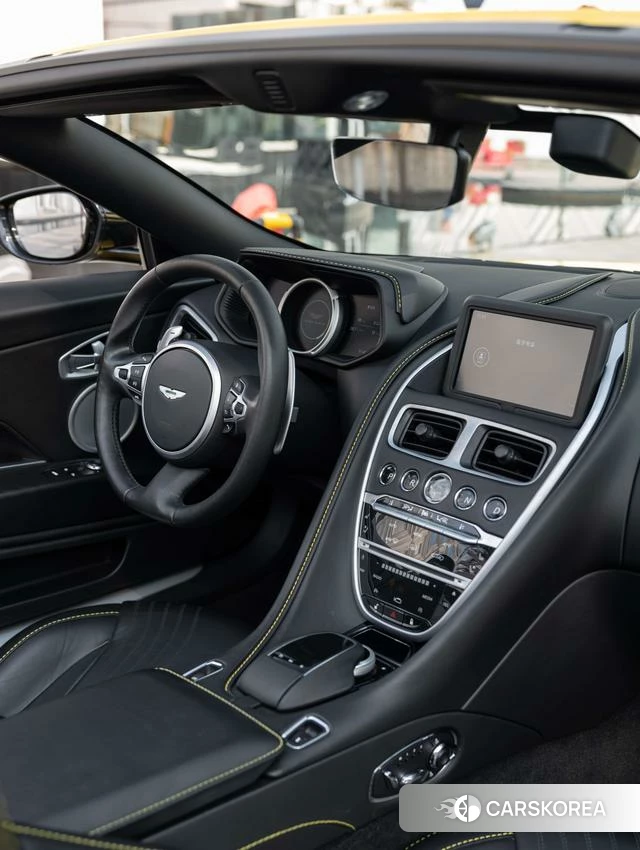 Aston Martin DB11 id 4239393 из Китая 11
