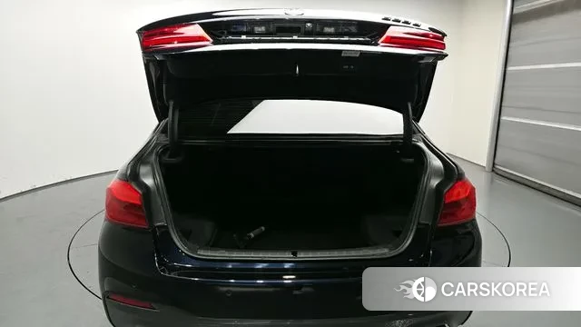 BMW 5 Series (G30) id 3460251 из Кореи 11