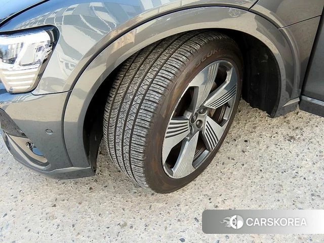 Audi e-Tron id 4636825 из Кореи 11