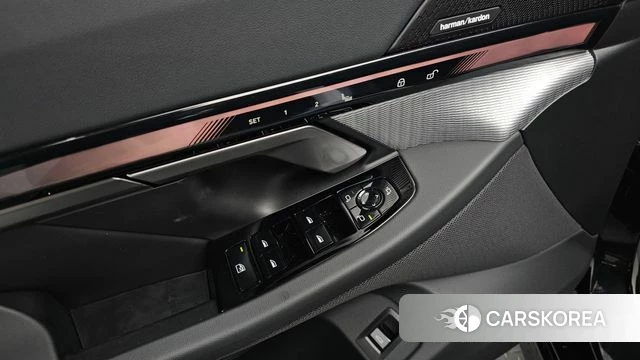 BMW 5 Series (G60) id 4655360 из Кореи 11