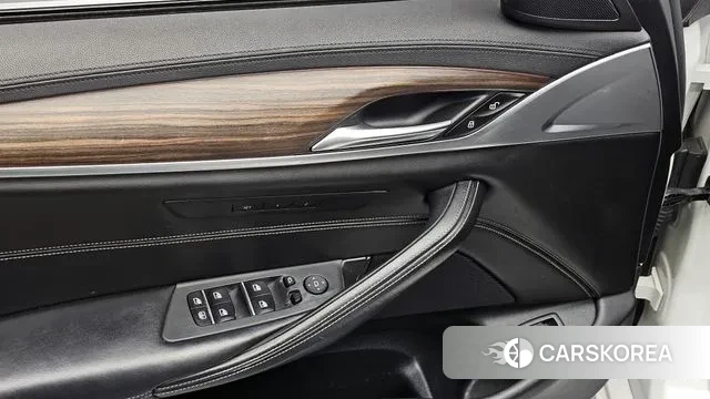 BMW 5 Series (G30) id 3558043 из Кореи 11