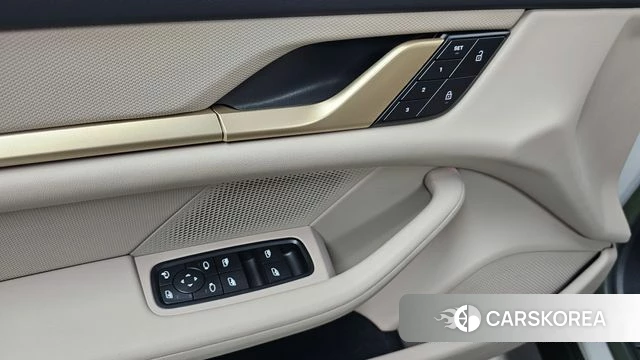 Porsche Taycan id 4623877 из Кореи 11