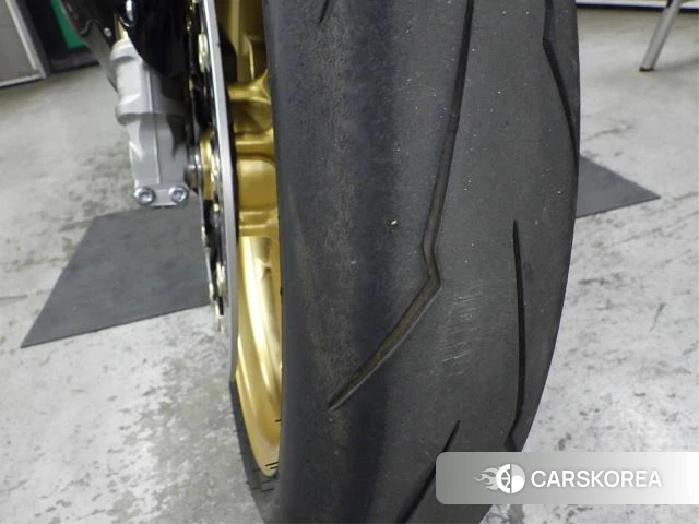 Honda CBR1000RR-R FIREBLADE SP id 4184963 из Японии 11