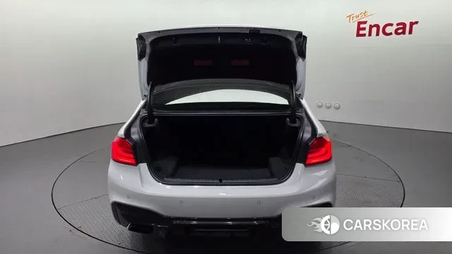 BMW 5 Series (G30) id 3239241 из Кореи 11