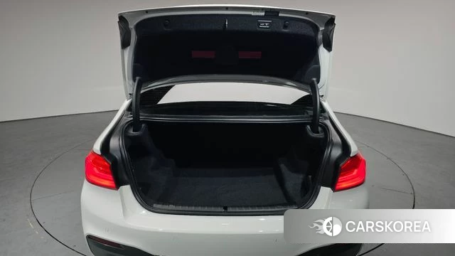 BMW 5 Series (G30) id 3873854 из Кореи 11