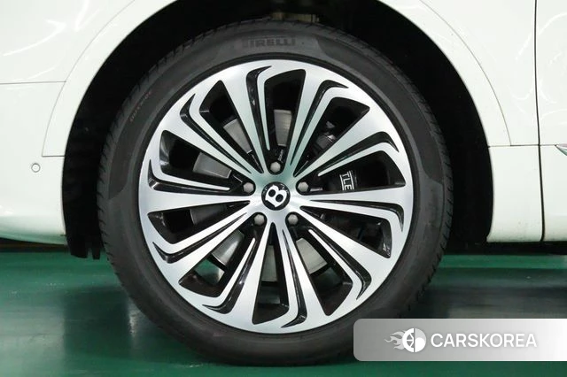 Bentley Bentayga id 3806098 из Кореи 11