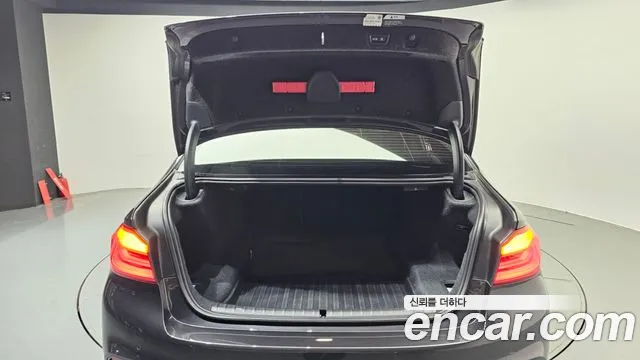 BMW 5 Series (G30) id 2813135 из Кореи 11