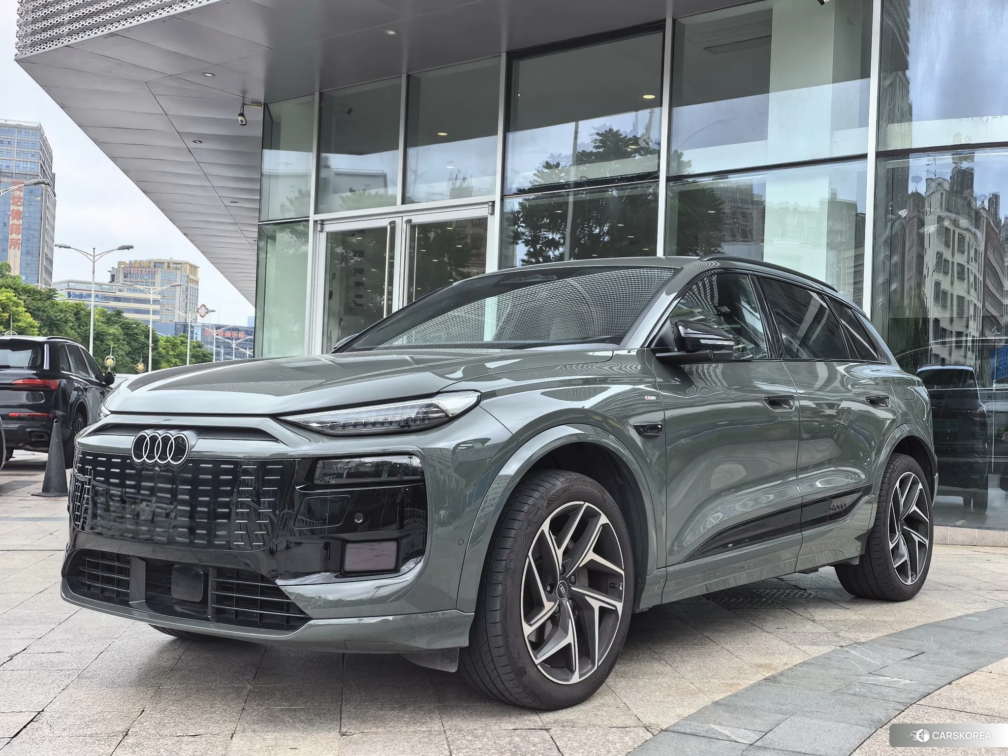 Audi Q6L e-tron id 4454460 из Китая 11