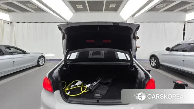 BMW 5 Series (G30) id 3439015 из Кореи 11