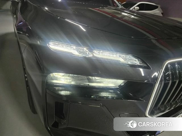 BMW 7 Series (G70) id 4847288 из Кореи 11