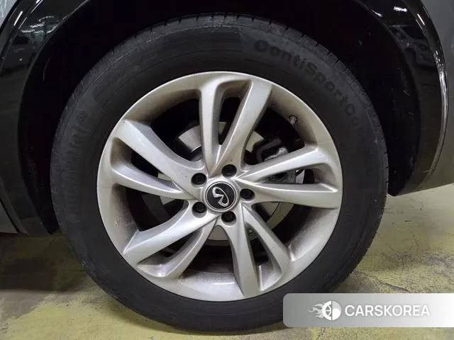 Infiniti Q30 id 3269940 из Кореи 11