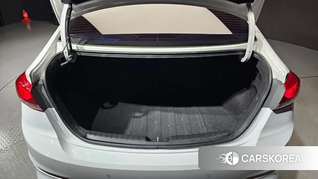 Hyundai Avante AD id 3429476 из Кореи 11