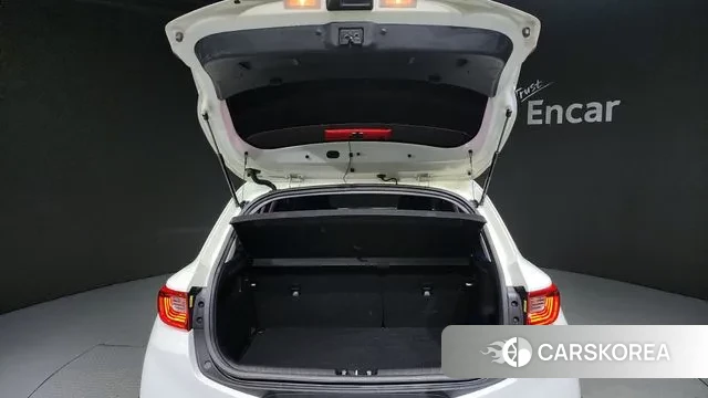 Kia Stonic id 3045679 из Кореи 11