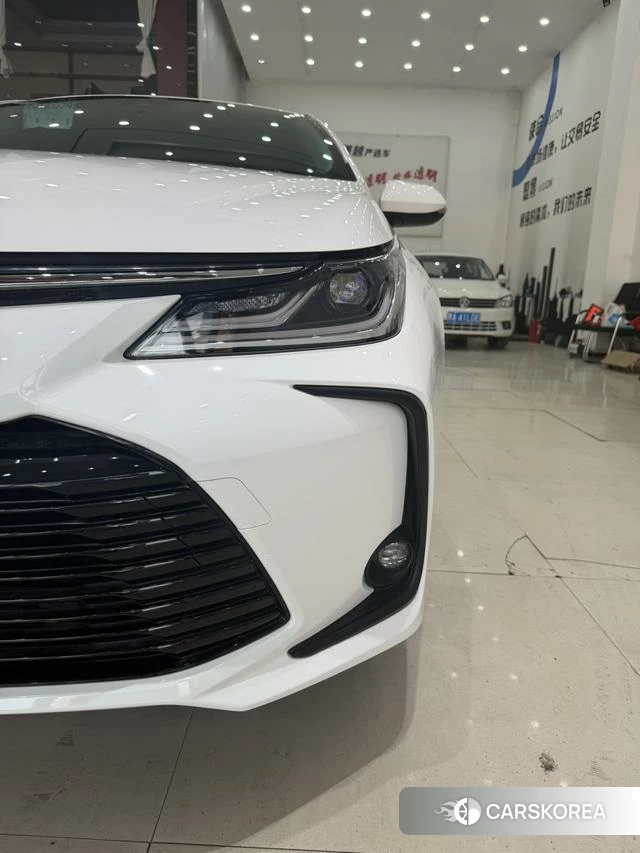 Toyota Corolla id 4257089 из Китая 11
