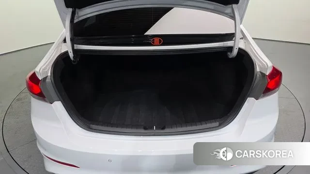 Hyundai Avante AD id 3641626 из Кореи 11