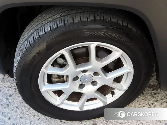 Jeep Renegade id 3329885 из Кореи 11