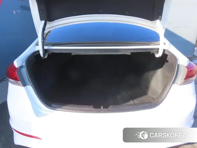 Hyundai Avante AD id 3647286 из Кореи 11