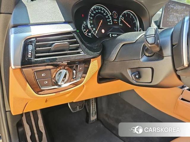 BMW 5 Series (G30) id 4331762 из Кореи 11