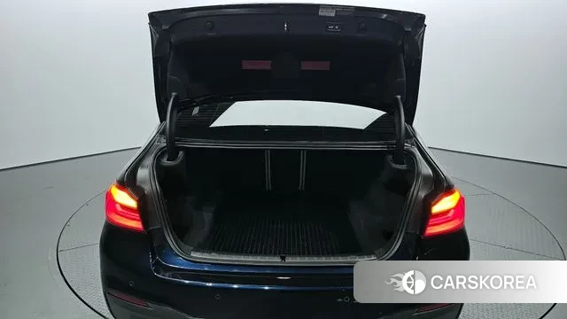 BMW 5 Series (G30) id 3033435 из Кореи 11