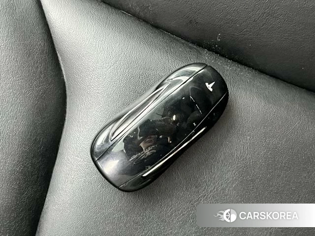 Tesla Model X id 4253407 из Китая 11