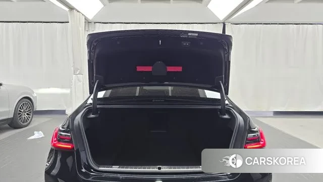 BMW 7 Series (G11) id 3417398 из Кореи 11