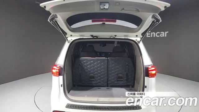 Kia The New Carnival id 2406007 из Кореи 11