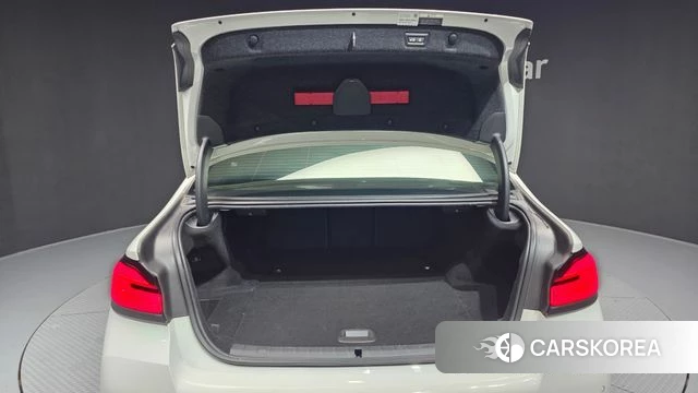 BMW 5 Series (G30) id 3911167 из Кореи 11