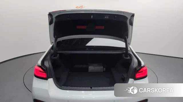 BMW 5 Series (G30) id 3428112 из Кореи 11