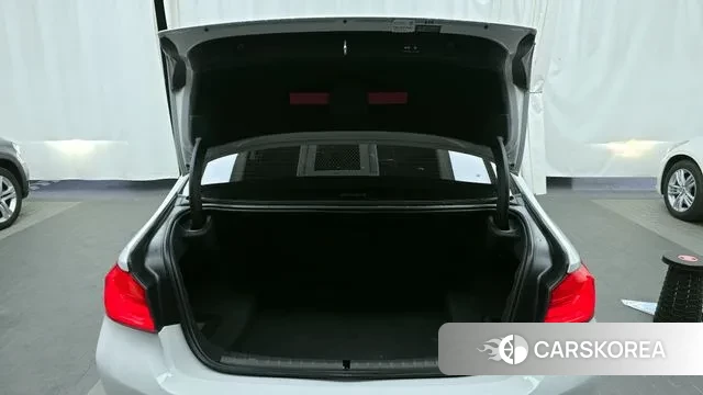 BMW 5 Series (G30) id 3546981 из Кореи 11