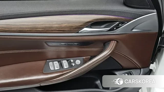 BMW 5 Series (G30) id 3666405 из Кореи 11