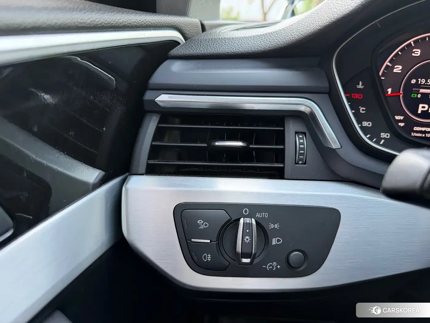 Audi A4L id 4680720 из Китая 11