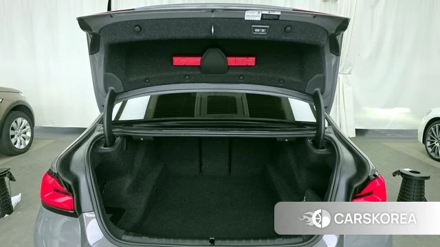 BMW 5 Series (G30) id 3923938 из Кореи 11