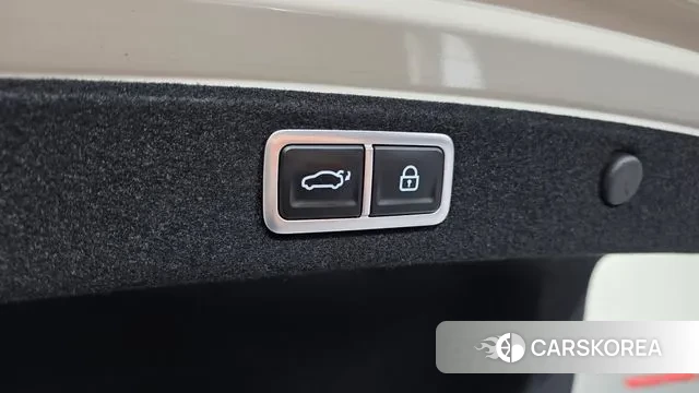 Hyundai Grandeur (GN7) id 3011431 из Кореи 11