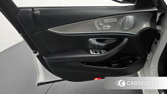 Mercedes-Benz E-Class W213 id 4713123 из Кореи 11