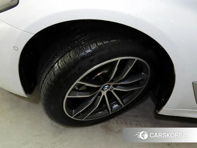 BMW 5 Series (G30) id 3914844 из Кореи 11