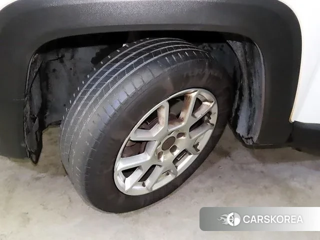 Jeep Renegade id 3635216 из Кореи 11