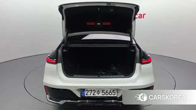 BMW 7 Series (G70) id 3496951 из Кореи 11