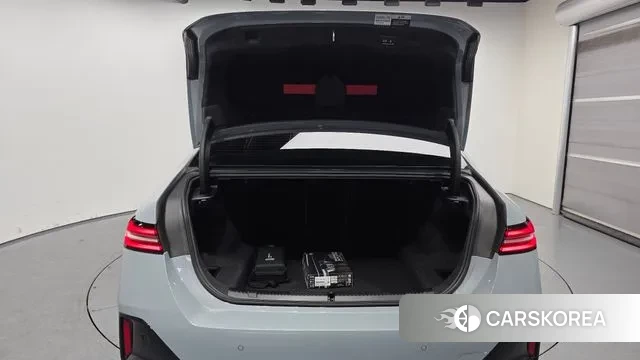 BMW 5 Series (G60) id 3751036 из Кореи 11