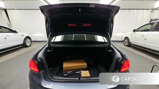 BMW 5 Series (G30) id 3454839 из Кореи 11