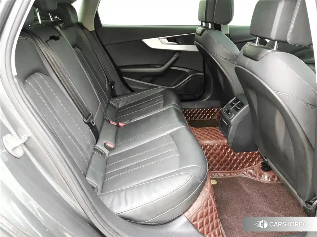 Audi A4L id 4600469 из Китая 11