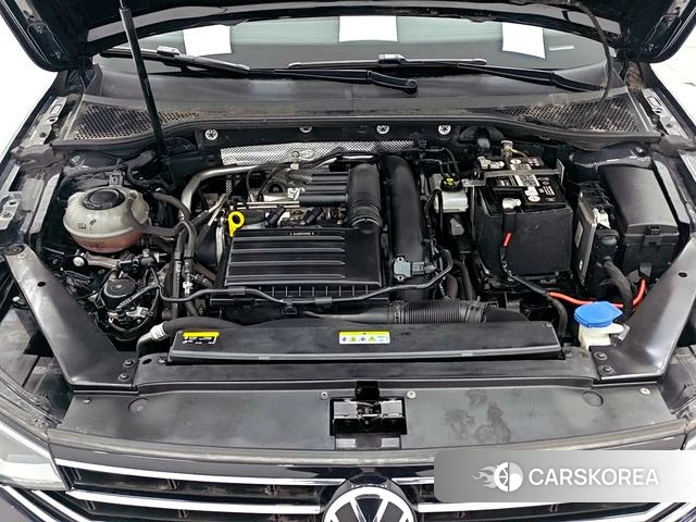 Volkswagen Magotan id 4218210 из Китая 11