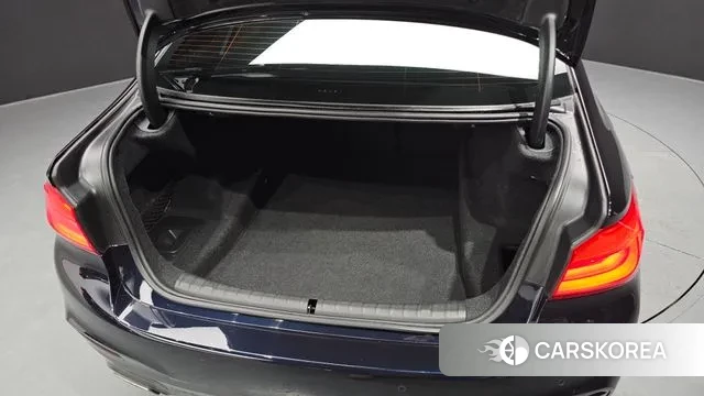 BMW 5 Series (G30) id 3617346 из Кореи 11