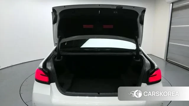 BMW 5 Series (G30) id 3031964 из Кореи 11