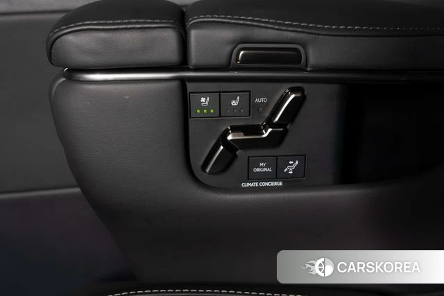 Lexus LM id 4264202 из Китая 11