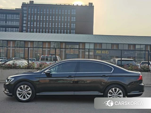 Volkswagen Magotan id 4235443 из Китая 11