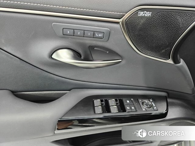 Lexus ES300h 7th generation id 4511065 из Кореи 11