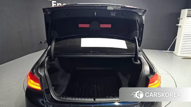 BMW 5 Series (G30) id 3552364 из Кореи 11