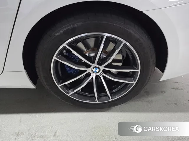 BMW 5 Series (G30) id 3487554 из Кореи 11